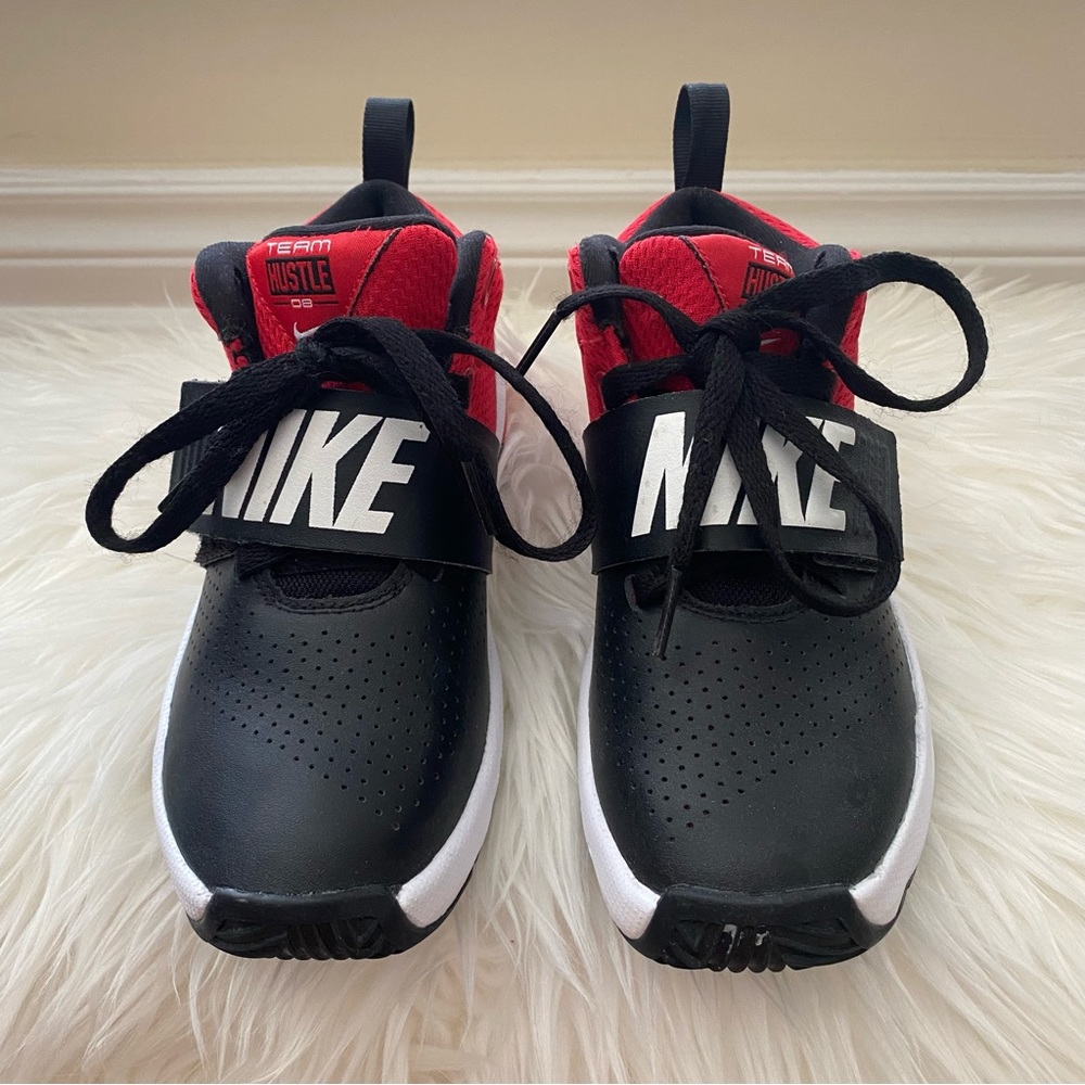 Nike Kids Shoe | Team Hustle 08 | Size US 13C | Unused Shoes